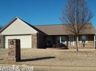 102 Summerwood Dr, Searcy, AR 72143