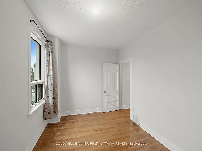 176 Rochester St — Photo 28