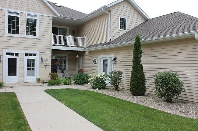 1st image of W398N5985 Autumn Woods Dr