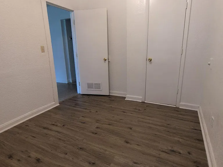 1454 Winthrop St — Photo 7