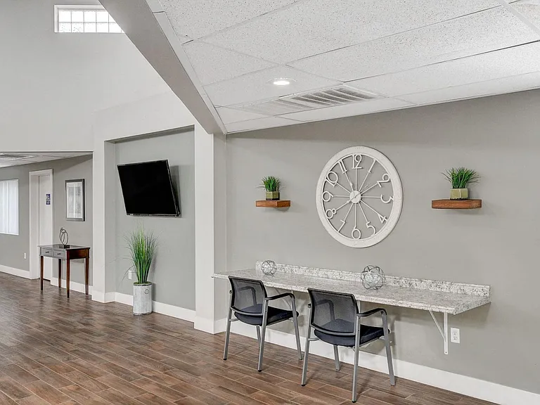 Maryland Villas Apartments — Photo 11