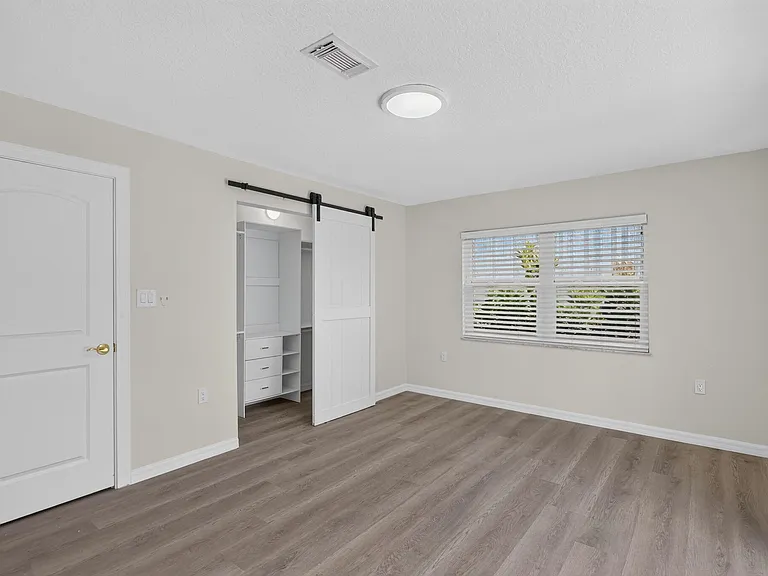 1125 41st Ave — Photo 24