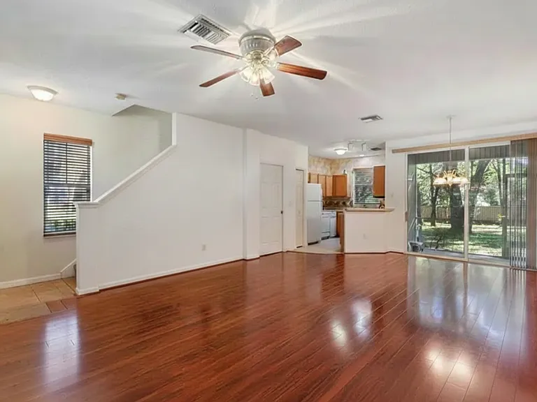 2139 Golden Oak Ln — Photo 2