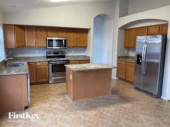 5th image of 43784 W Wade Dr