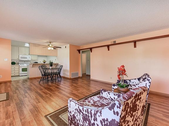 4th image of 9516 Emerald Park Dr APT 1