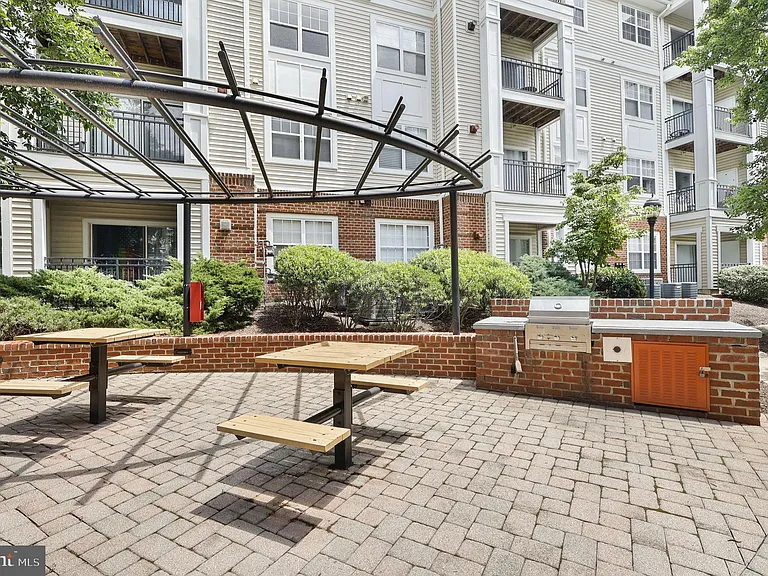 12925 Centre Park Cir #301 — Photo 33