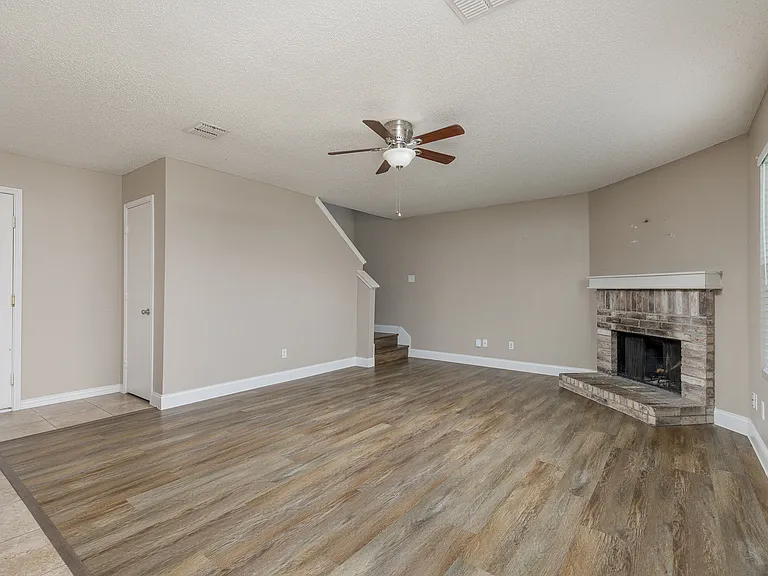 2228 Bradford Pear Dr — Photo 4