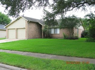 327 Capehill Dr, Webster, TX 77598