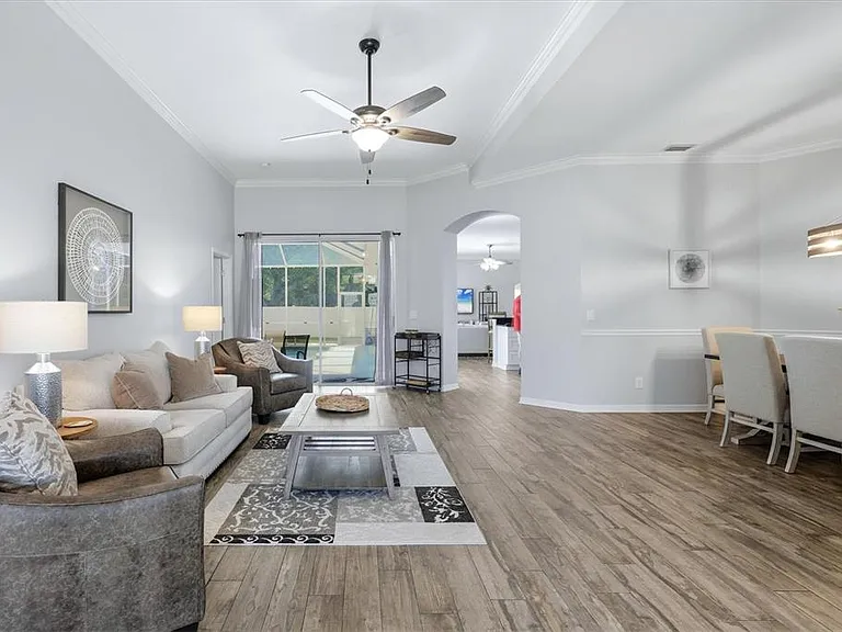 4617 Egmont Dr — Photo 3