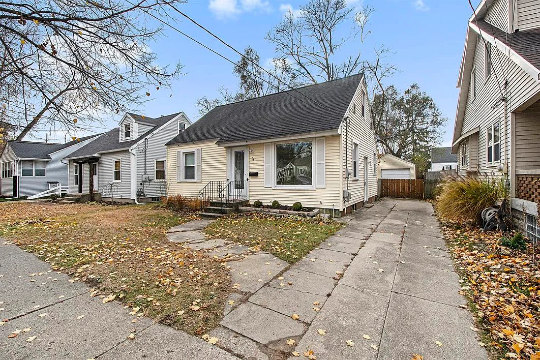 Building Photo - 148 Guild St NE