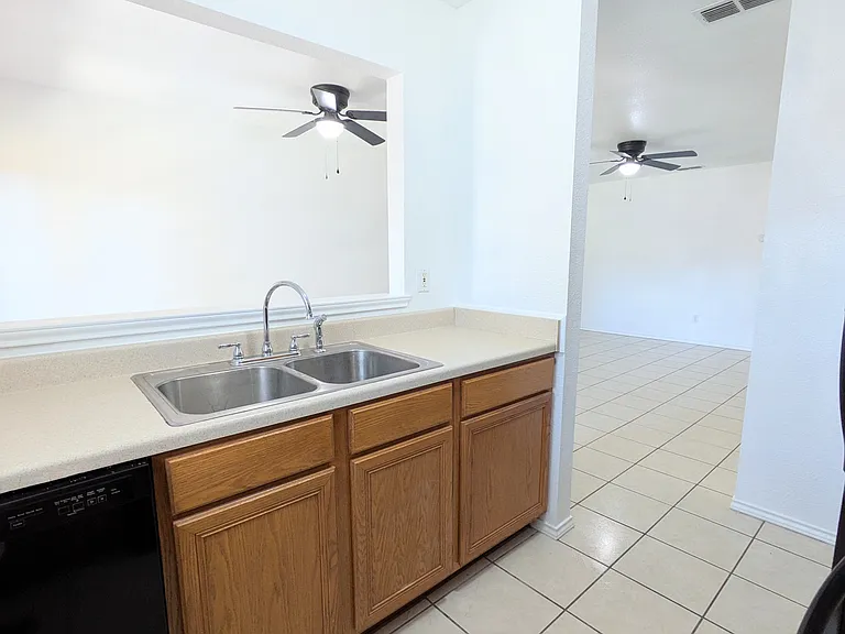 1070 Misty Acres Dr — Photo 16