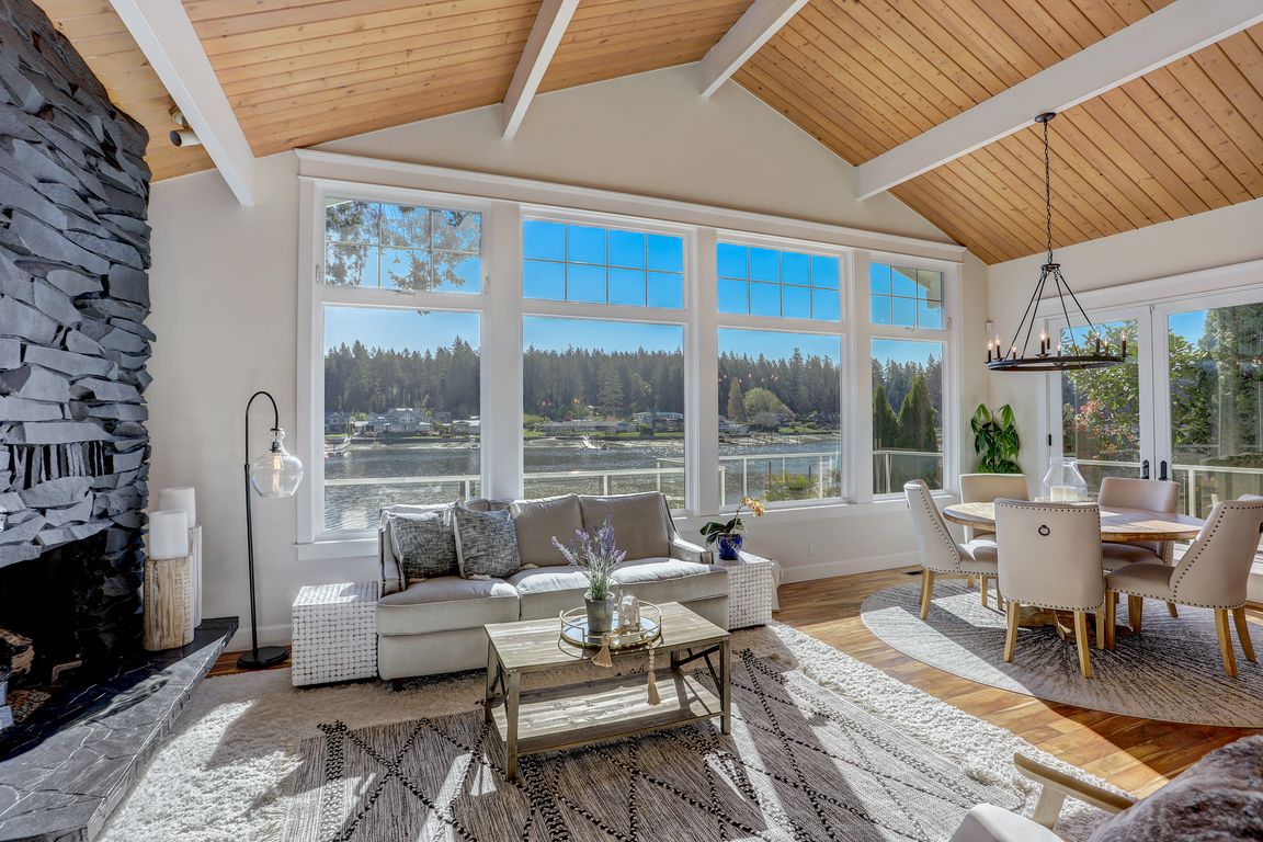 Forest Beach Dr NW-009