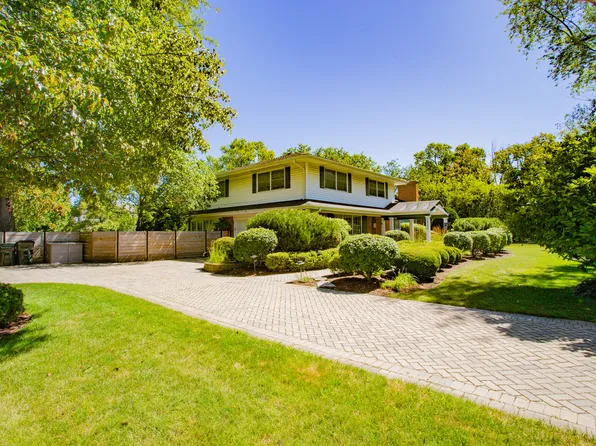 1330 Locust Ln, Glenview, IL 60025