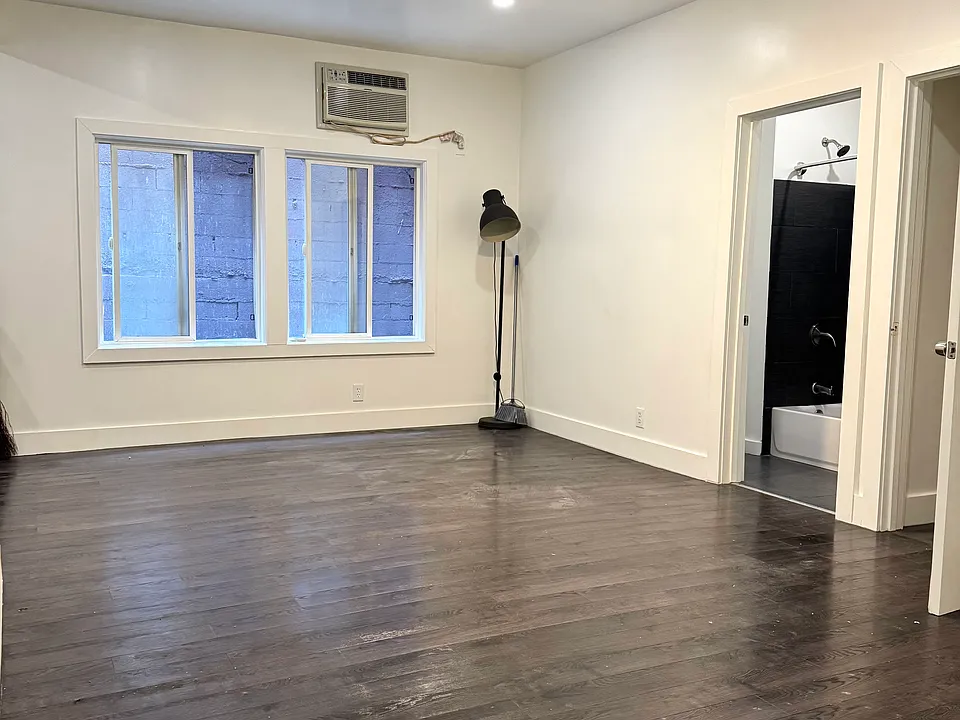 2719 W Sunset Blvd #1
