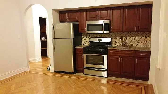 Rented by Max & Associates Realty Corp | media 1