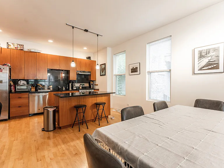 1411 N Wicker Park Ave #2 — Photo 6
