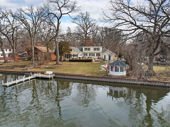 1917 S Fernwood Ln, McHenry, IL 60051