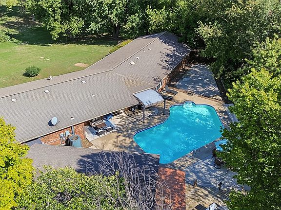3rd image of 3024 W Perry Rd