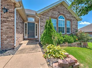 517 Tumbleweed St, Lowell, AR 72745