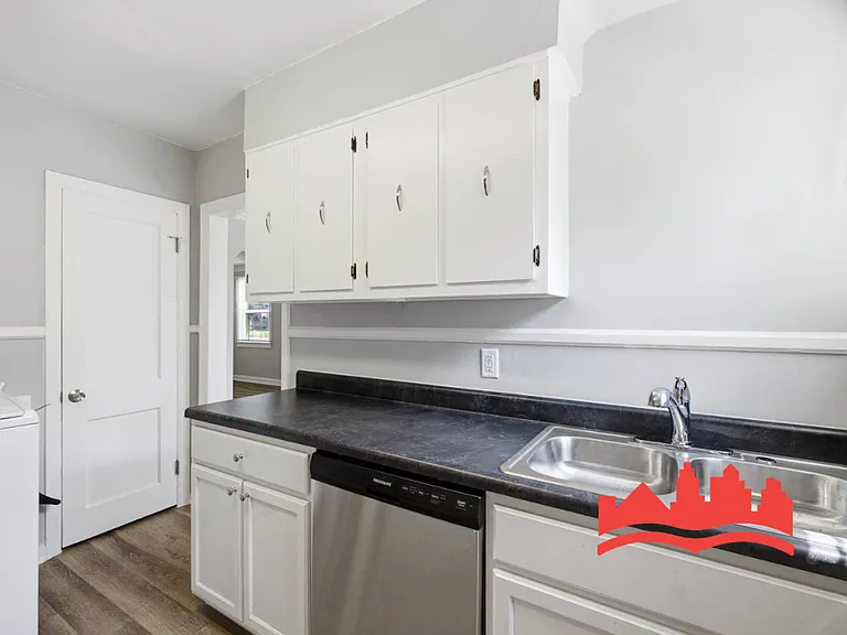 1698 Edward Ave — Photo 14