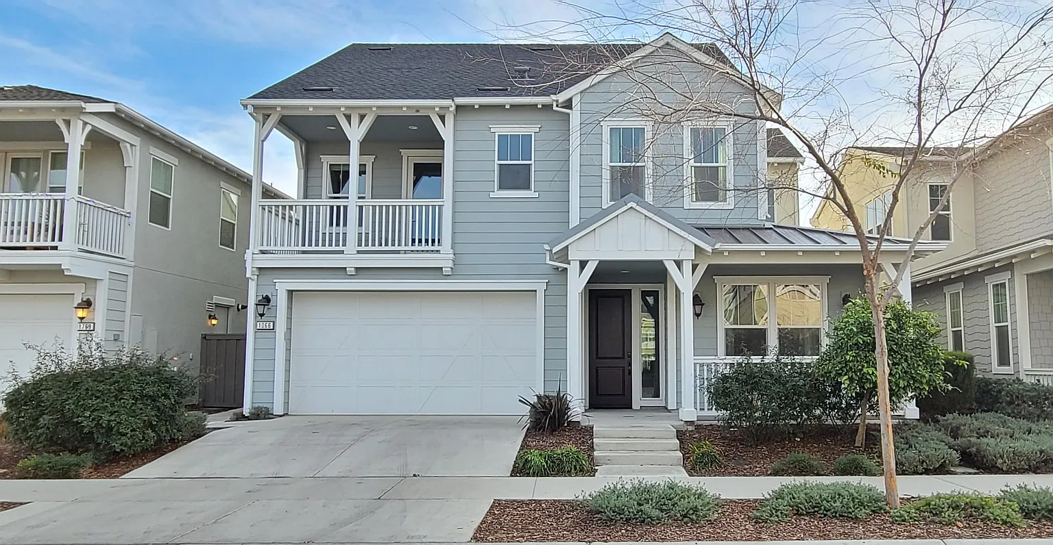 1066 Forbes Ln photo 1