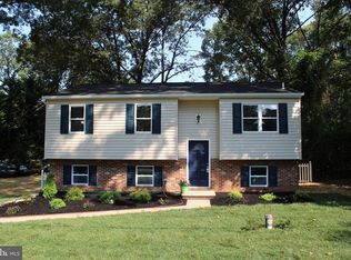 312 Queen Anne Rd, Pasadena, MD 21122