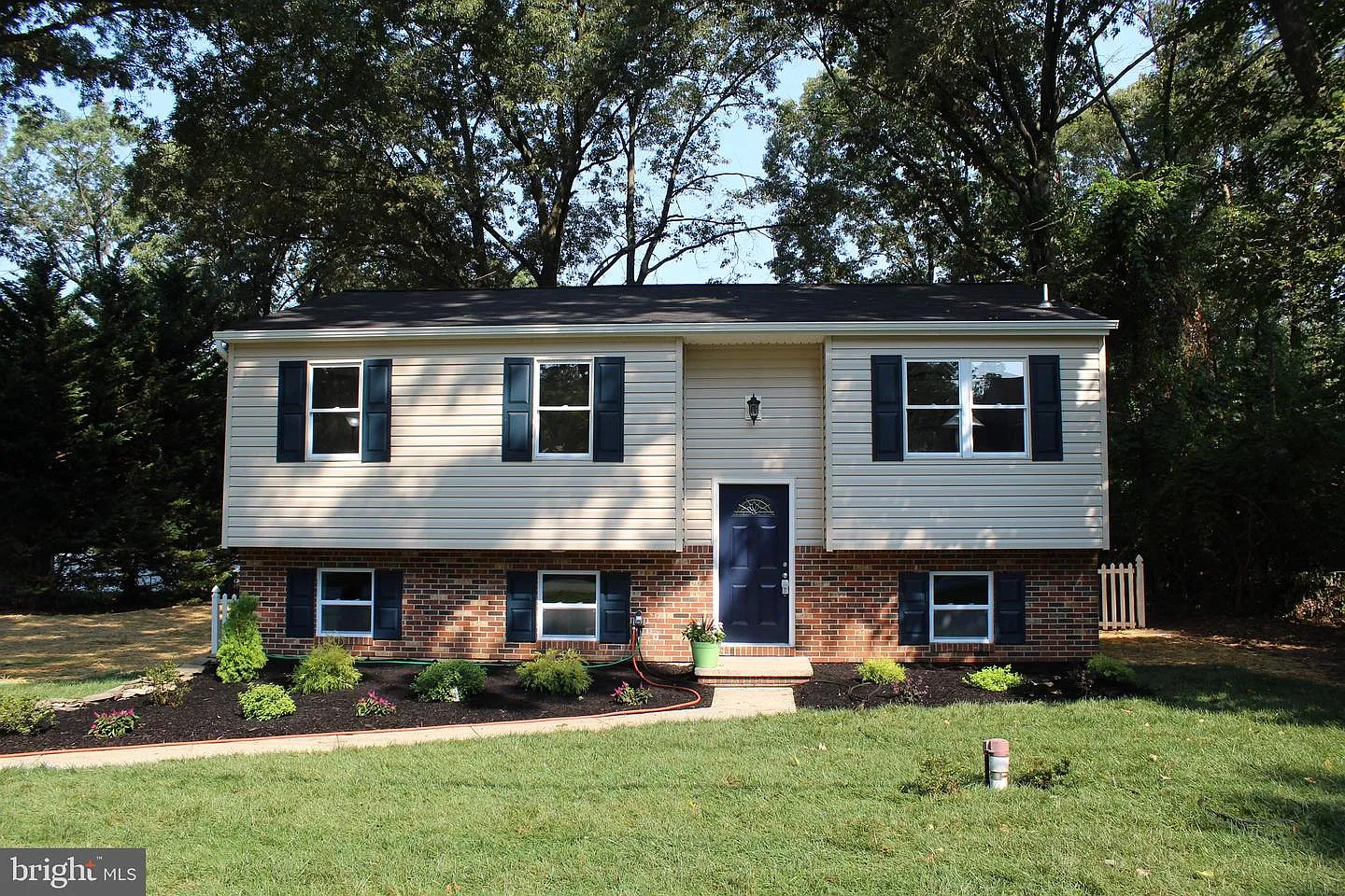 312 Queen Anne Rd photo 1