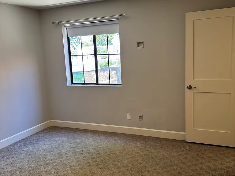 8460 E Malcomb Dr — Photo 10