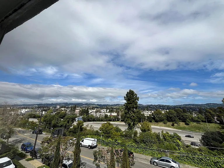 229 Macarthur Blvd #3A — Photo 17