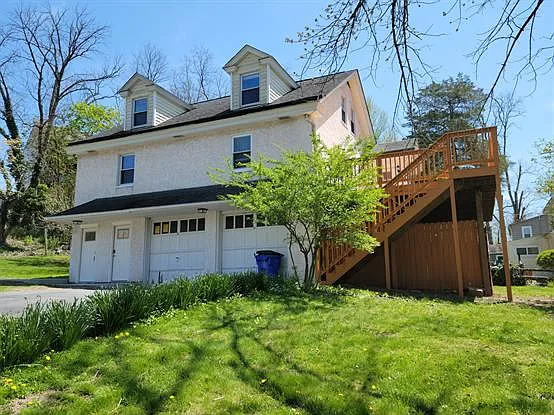 498 Manatawny St — Photo 1