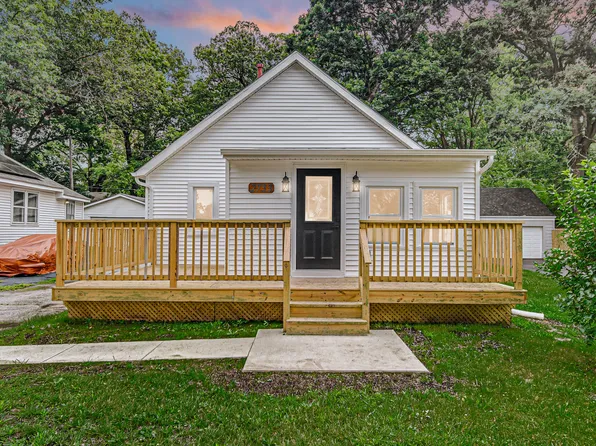 2733 Vigo St, Lake Station, IN 46405