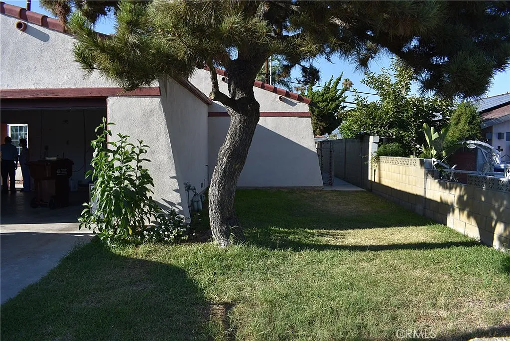 4 bed, 1300 sqft, $3,290 — Photo 3