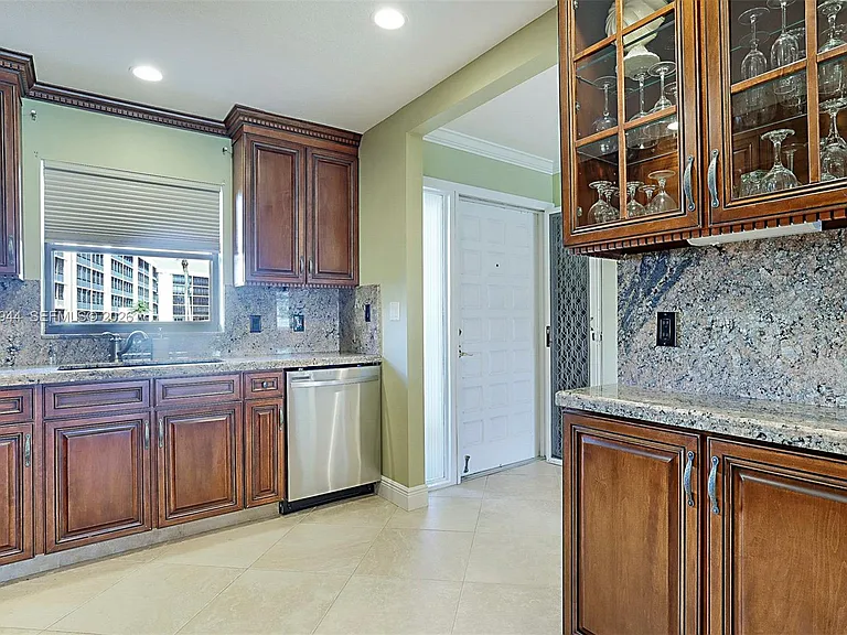 100 Intracoastal Pl #102 — Photo 16