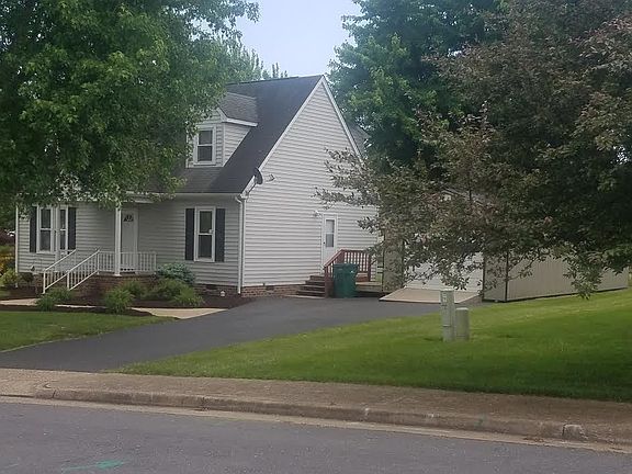 3rd image of 396 Mundy Ct