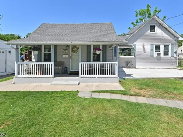 28 Makemoney Ave, Wanaque Boro, NJ 07420