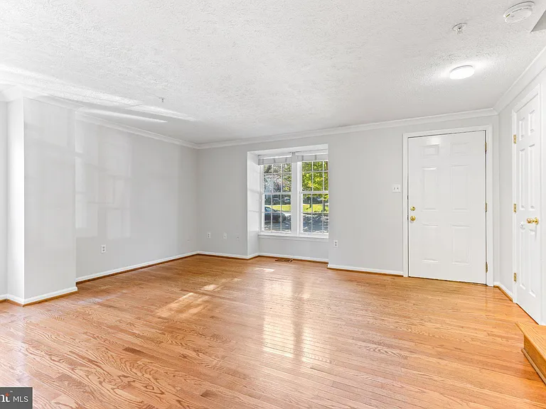 1232 Quaker Ridge Dr — Photo 5