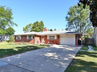 2322 W Grove Ave, Waukegan, IL 60085