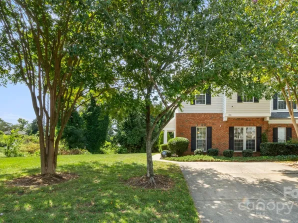 135 Ross Moore Ave, Charlotte, NC 28205