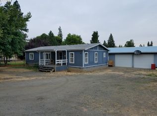 426 SE Center St, Winston, OR 97496