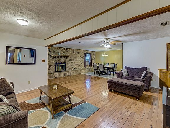 3rd image of 103 Bottino Dr