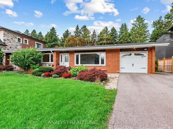 104 Cardish St, Vaughan, ON L0J 1C0