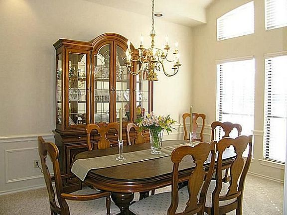 3rd image of 2628 Rollingshire Dr