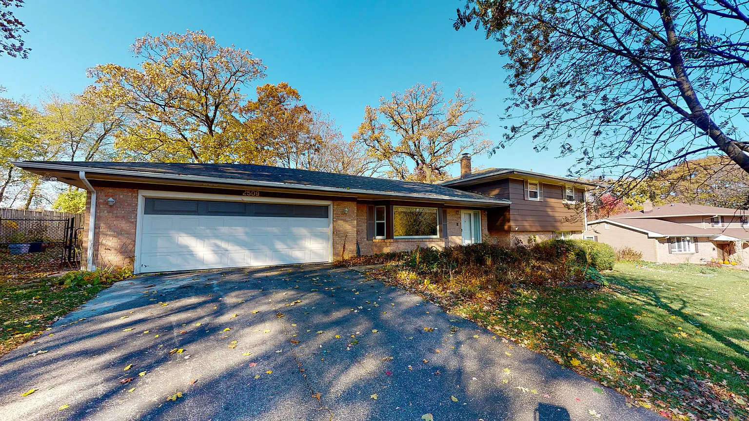 2509 Mandrake Dr photo 1