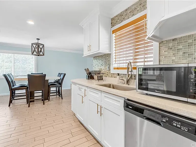 25441 Park Ave — Photo 7