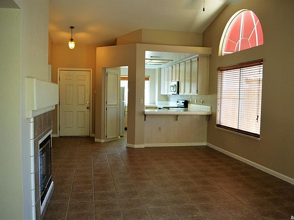 5th image of 4809 Sun Brook Dr