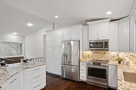 3711 Spicewood Dr — Photo 4