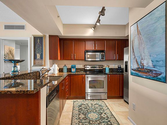 2nd image of 403 S Sapodilla Ave APT 408
