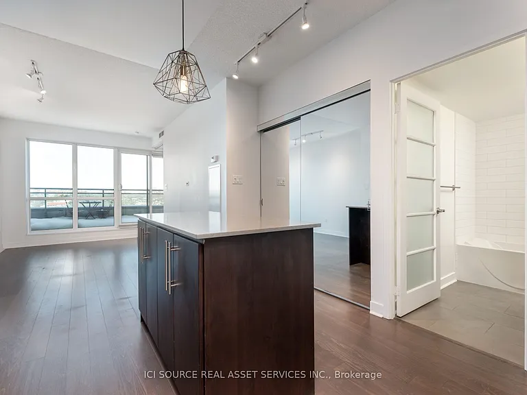 1169 Queen St W #509 — Photo 2