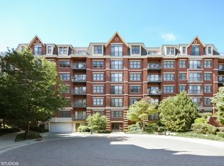 255 E Liberty Dr APT 601, Wheaton, IL 60187