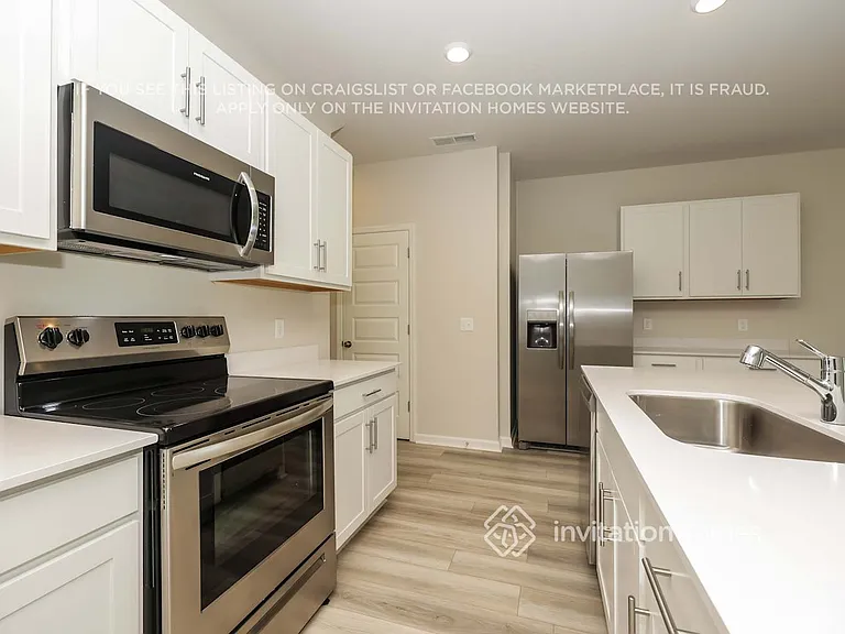 1016 Legacy Ct — Photo 8